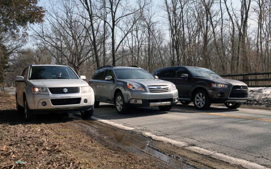 Crossover Suv Comparison 10 Subaru Outback 10 Mitsubishi Outlander And 10 Suzuki Grand Vitara