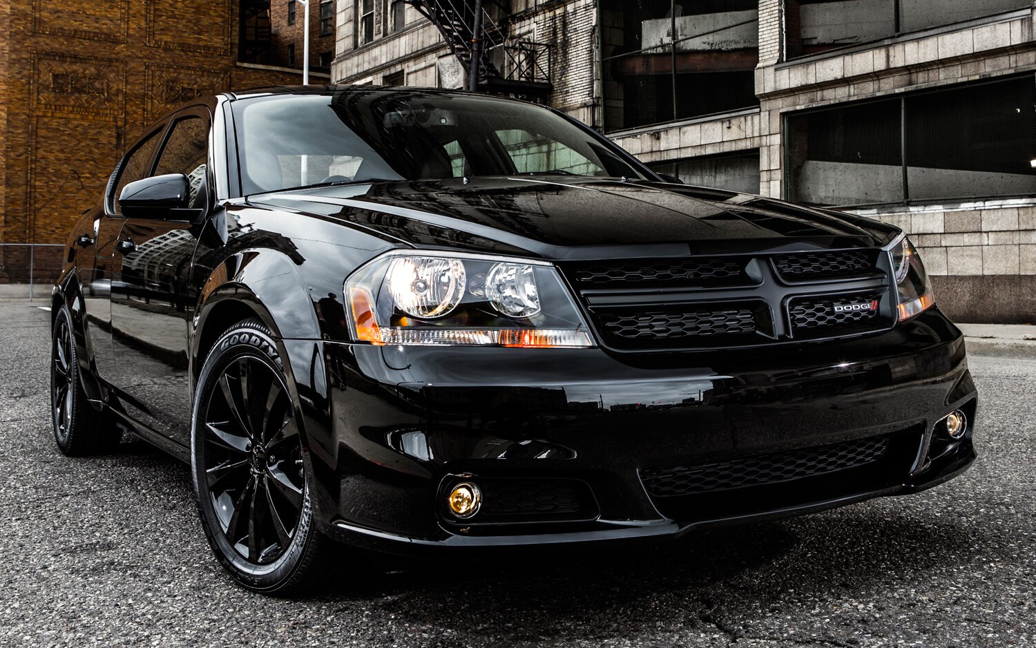 Dodge Expands Blacktop Appearance Package To 2013 Avenger