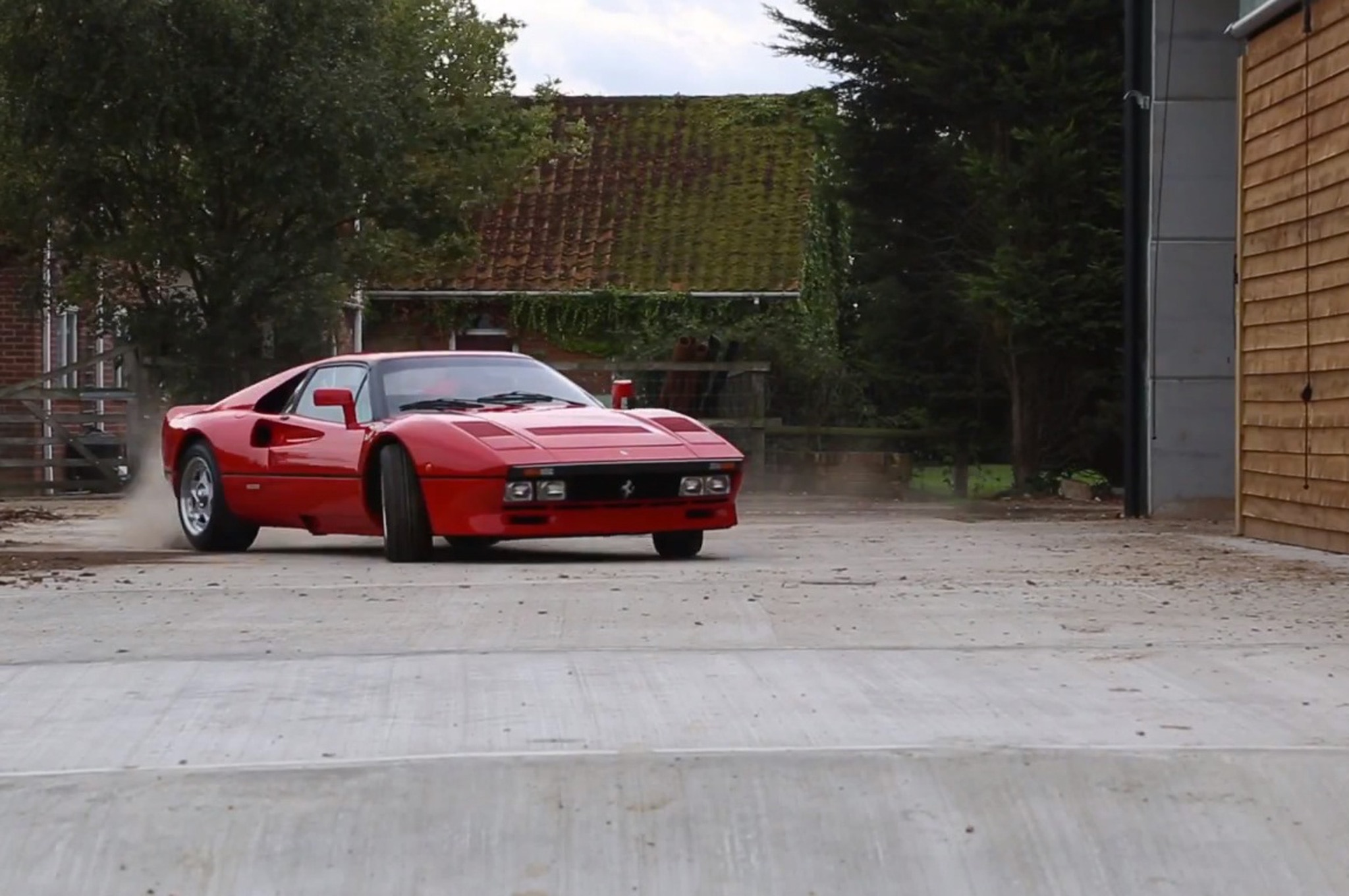 Watch A 1 3 Million Ferrari 288 Gto Rally Around A Farm