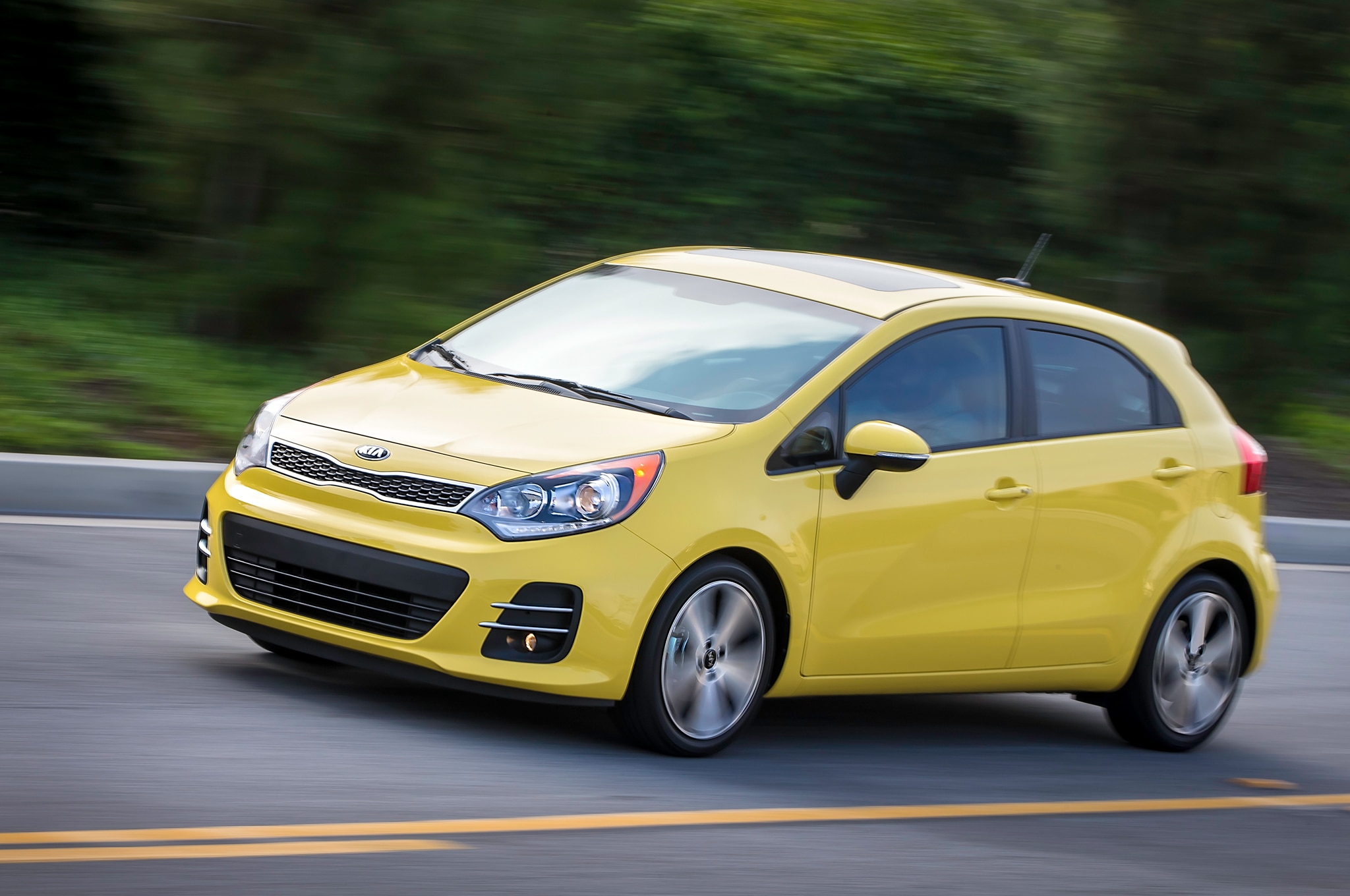 2016 Kia Rio Sedan and Hatchback Refreshed for Chicago Show