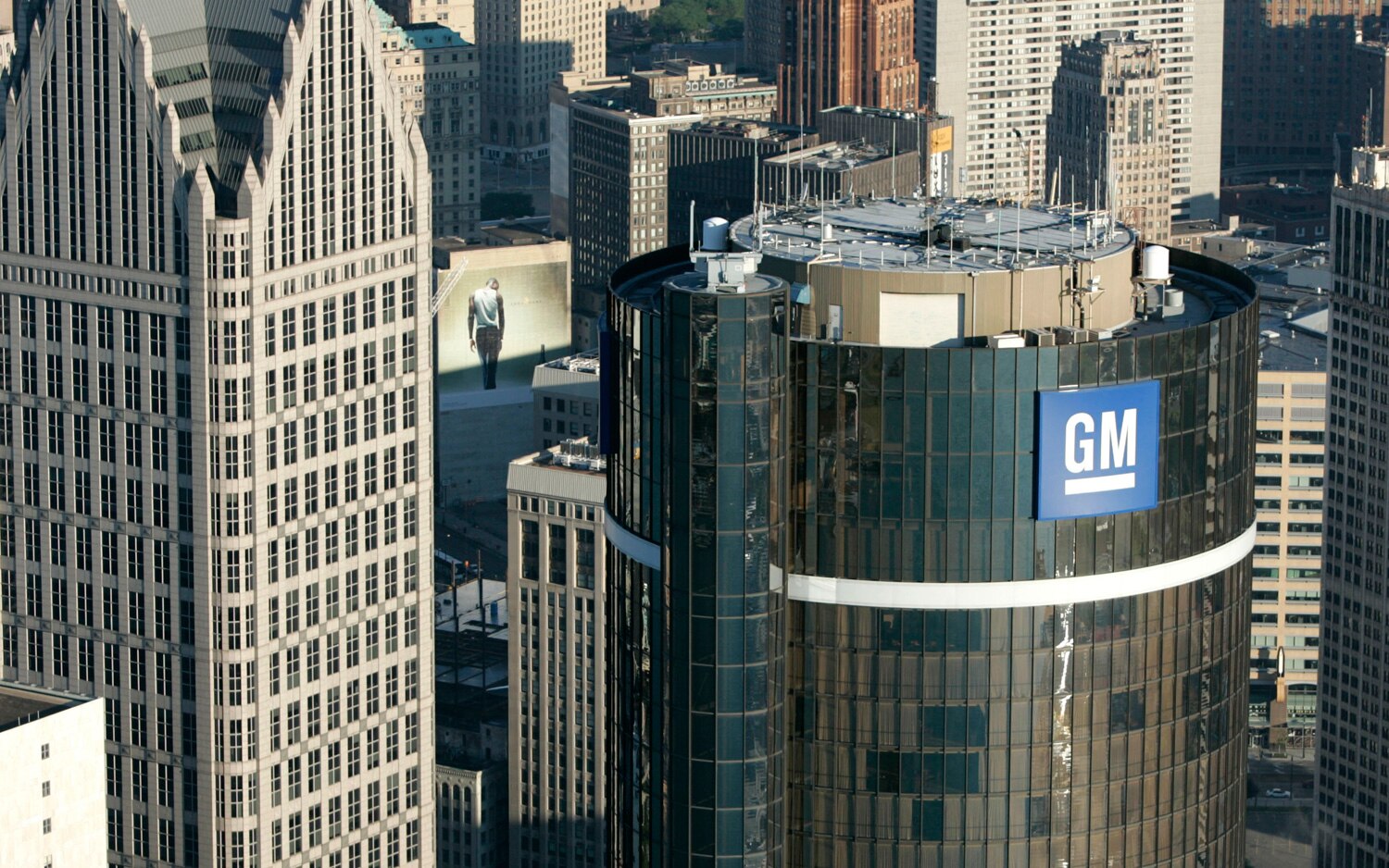 General Motors Posts Fourth Quarter Net Profit of 1.1 Billion