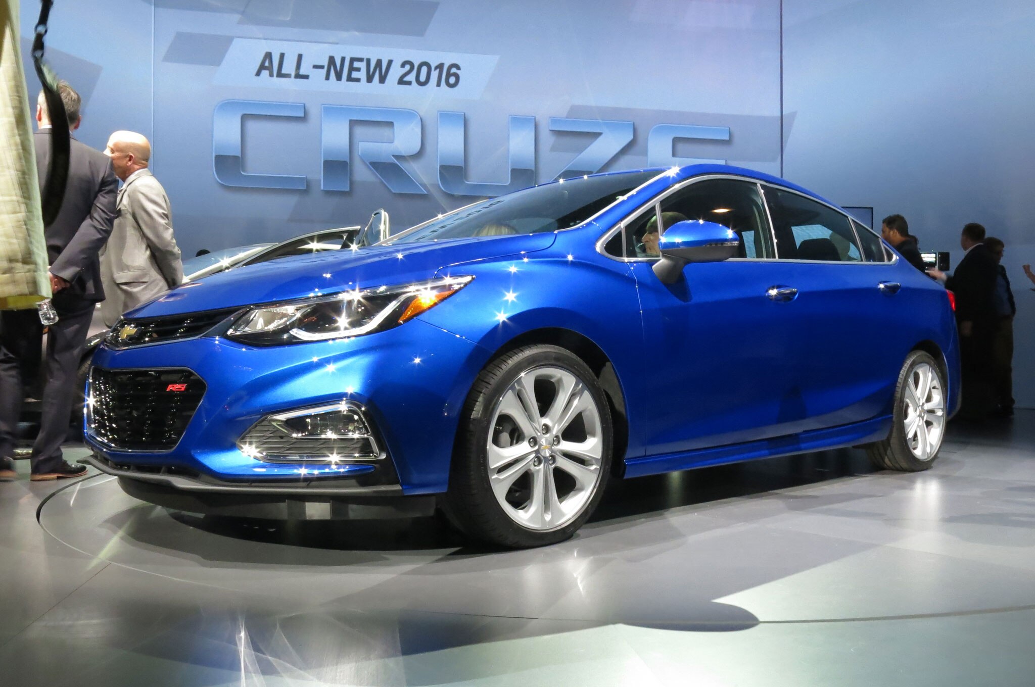 2016 Chevrolet Cruze Is Lighter And More Spacious Automobile