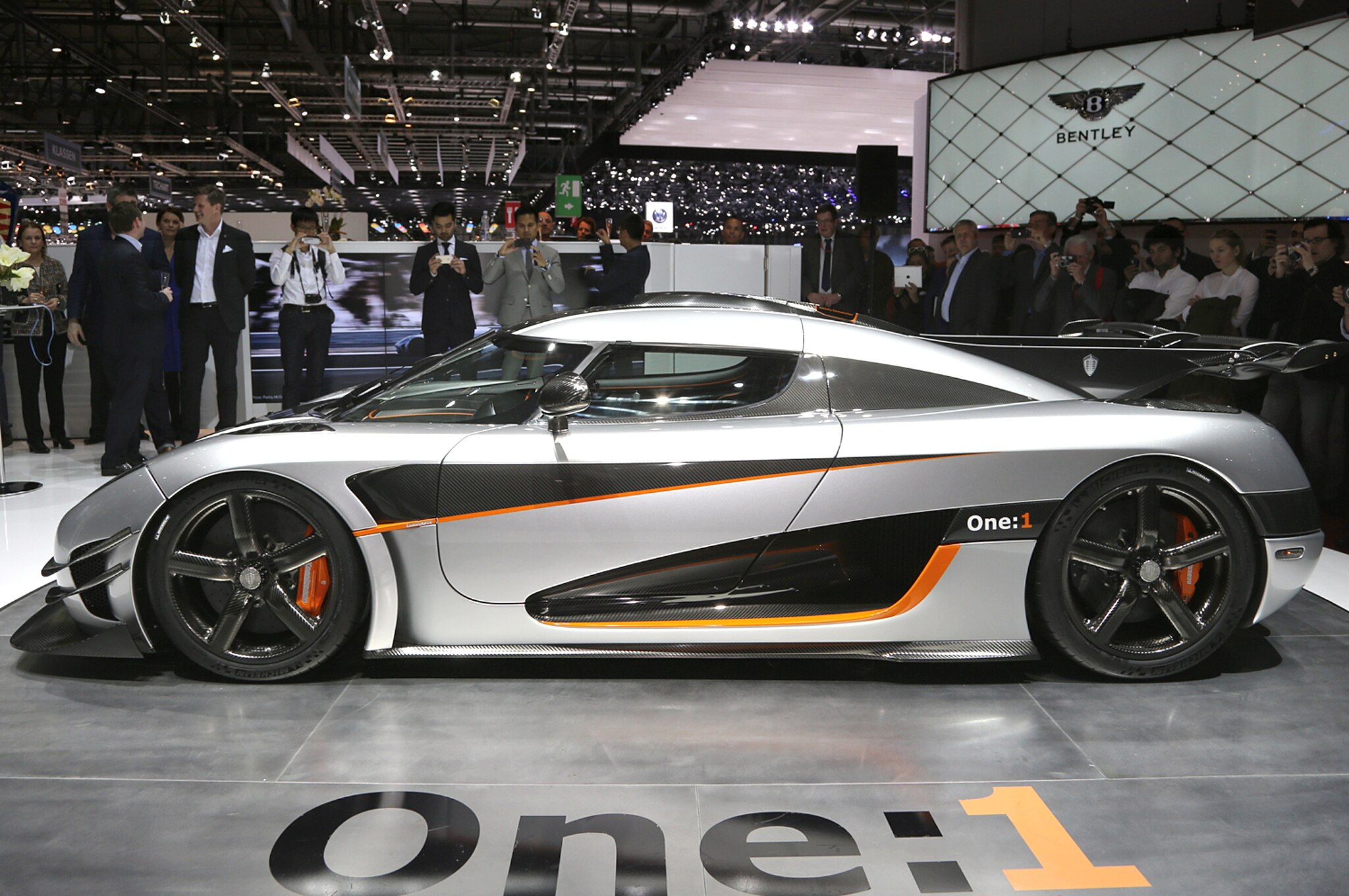 Koenigsegg One 1 Breaks 0 186 0 Mph Record