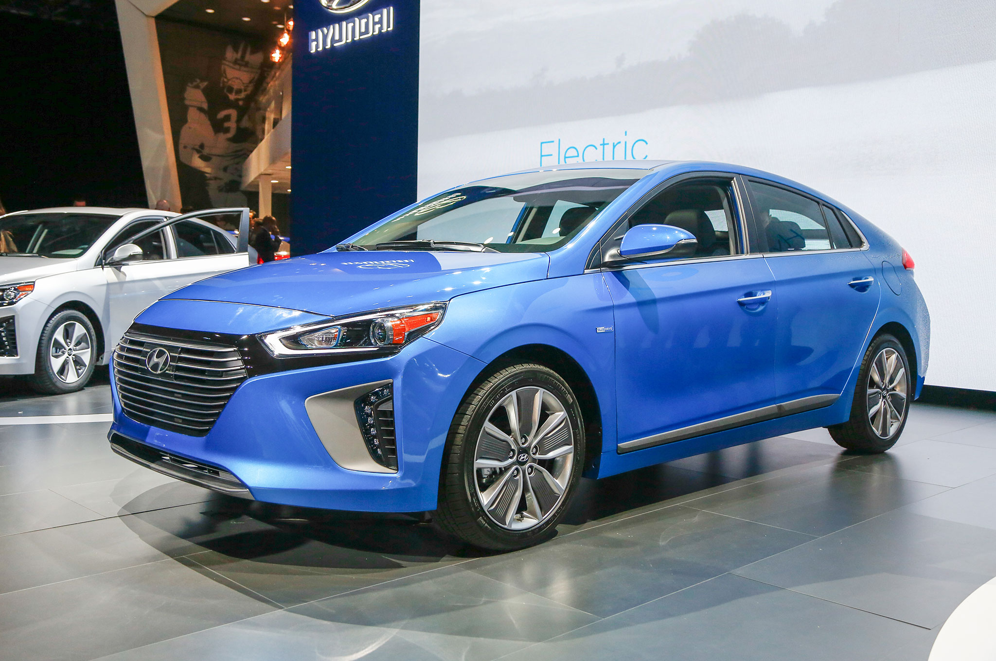 2017 Hyundai Ioniq Hybrid Plug In Hybrid Electric Revealed