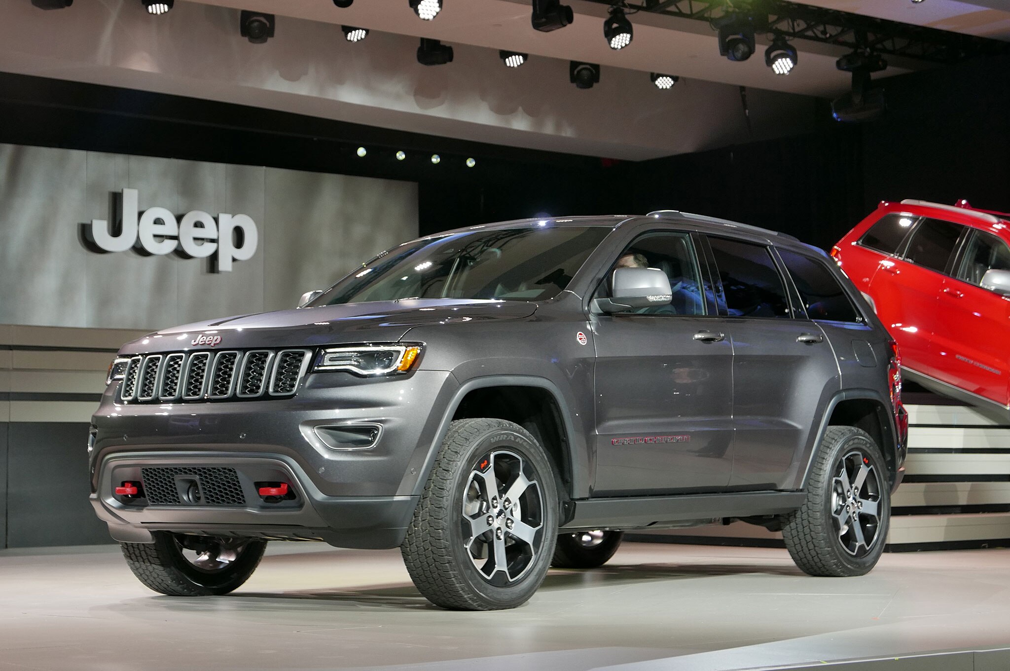 2017 Jeep Grand Cherokee Adds Trailhawk, Updates Summit