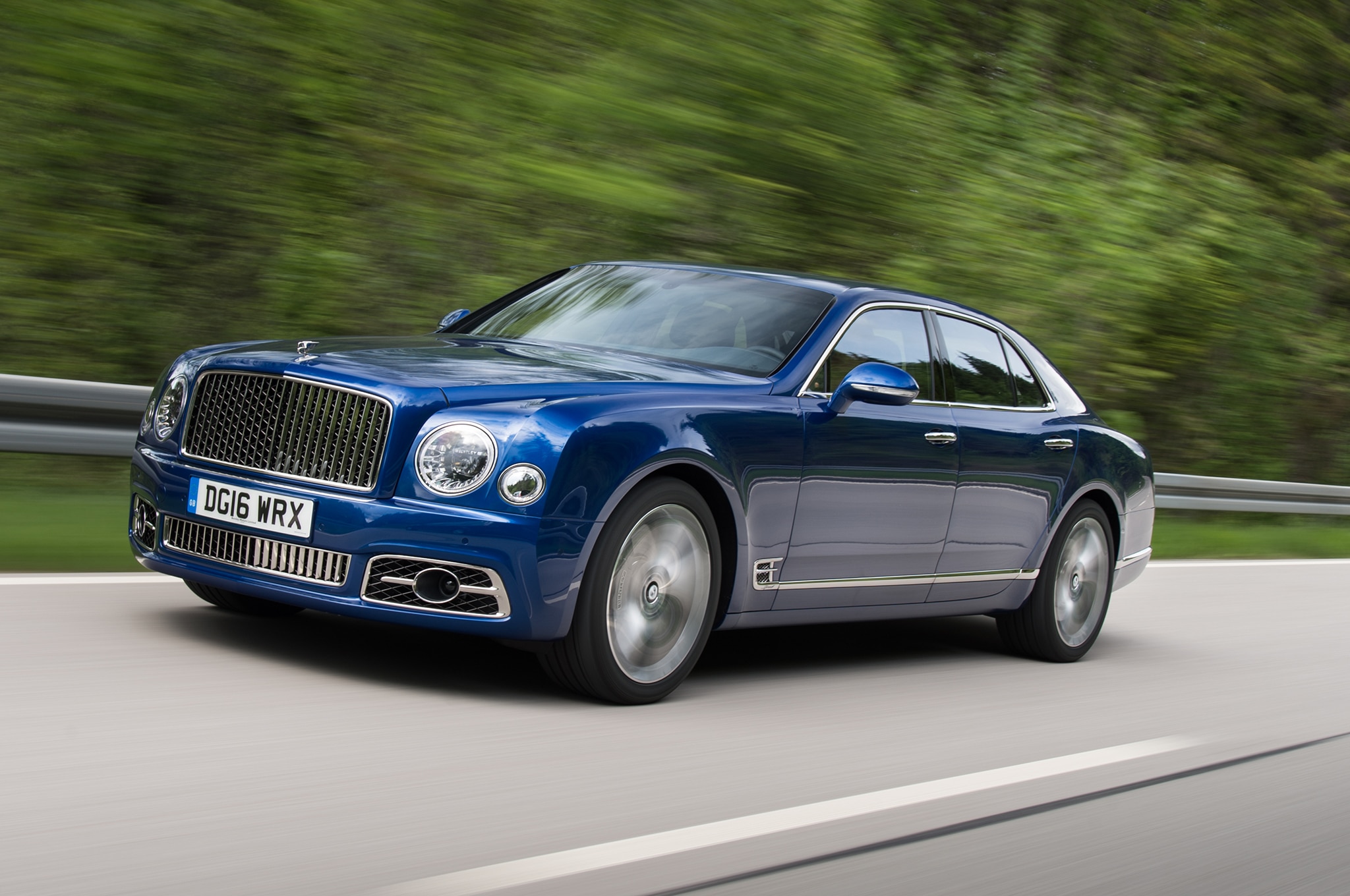 The Ultimate Luxury Experience: The 2017 Bentley Mulsanne Speed