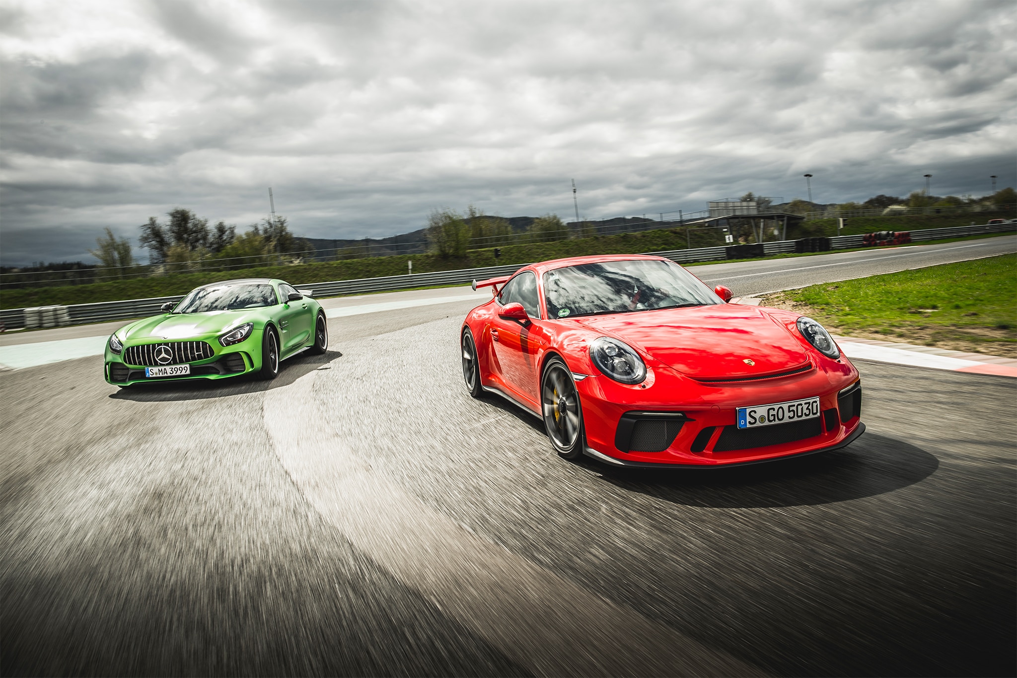 2018 Porsche 911 Gt3 Vs 2018 Mercedes Amg Gt R Love At