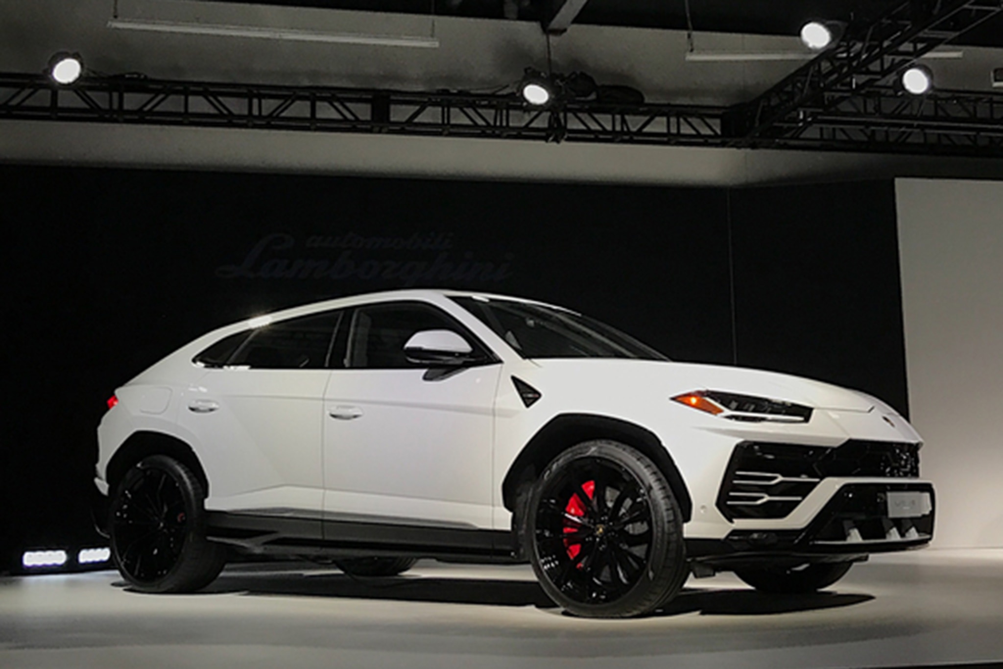 Lamborghini Suv Price 2019 Lamborghini Urus Prices Specs