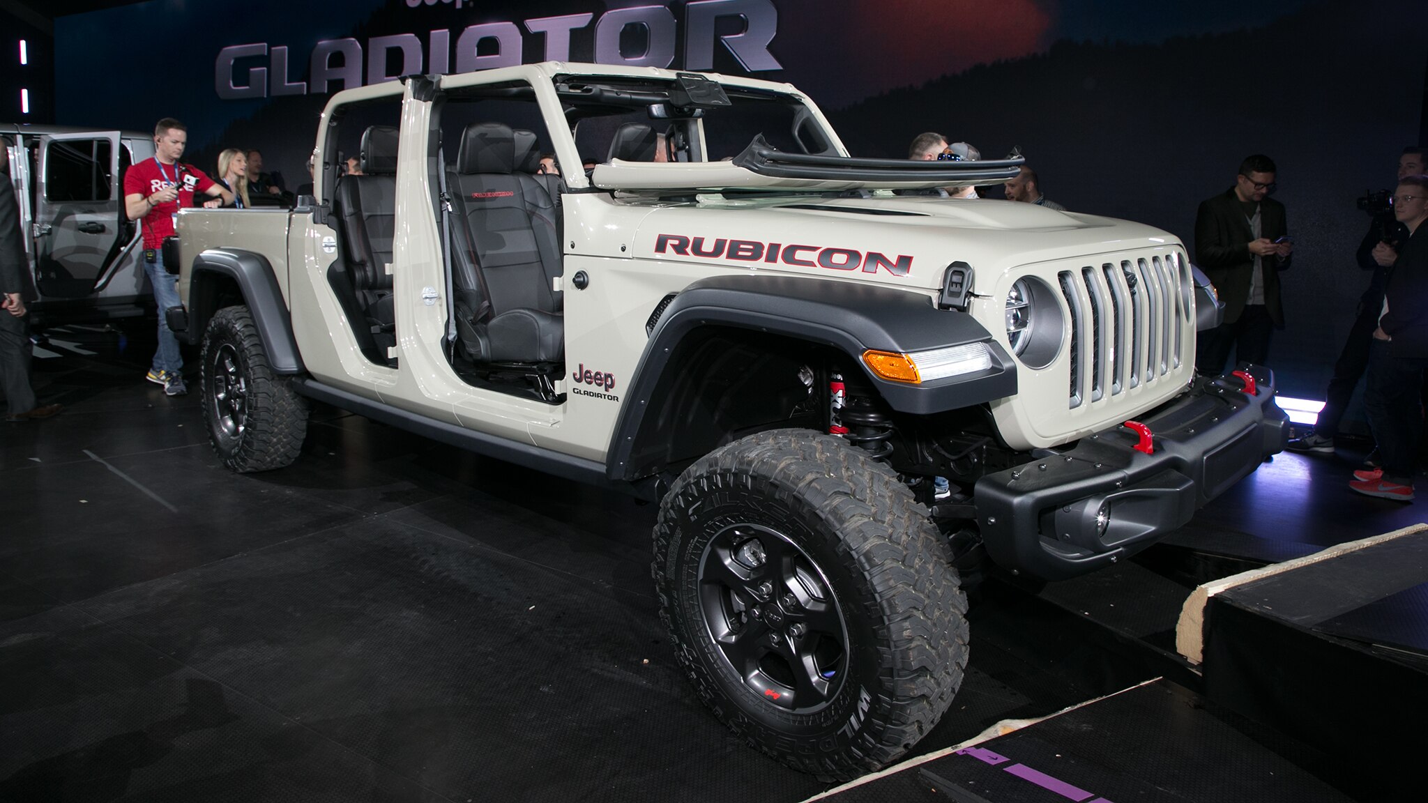 2020 Jeep Gladiator Pickup Arrives Here Are The Official Details Automobile Magazine