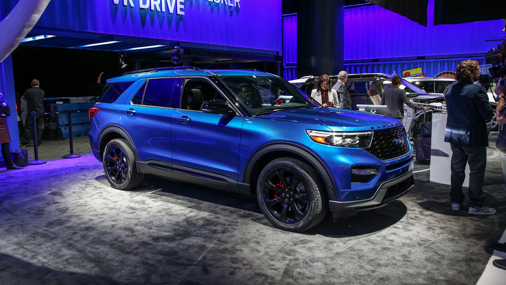 The Ford Explorer St Whips Up 400 Horsepower Looks Pretty Sweet