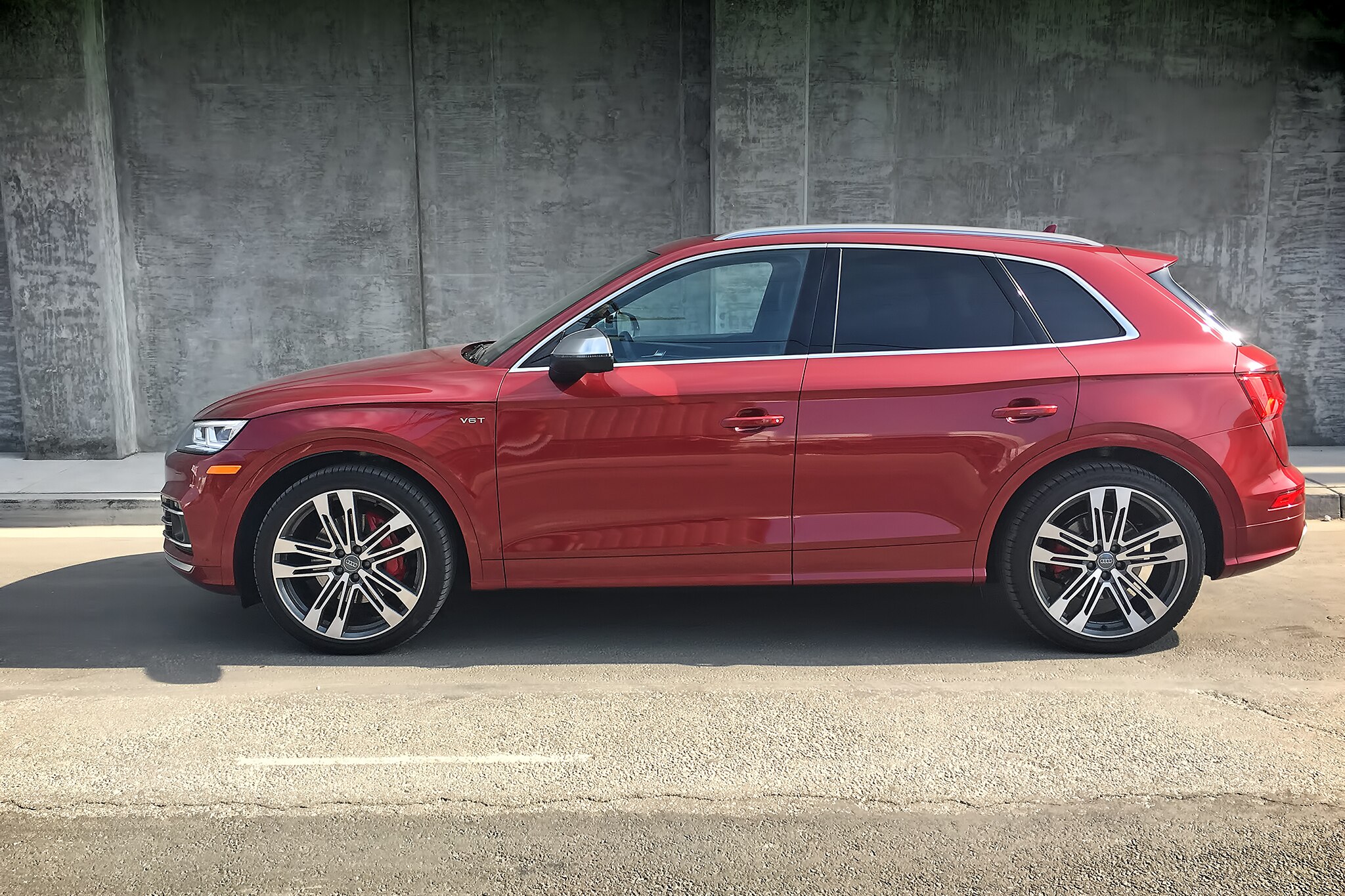 The Audi Sq5 Is Sporty Sumptuous And Strong