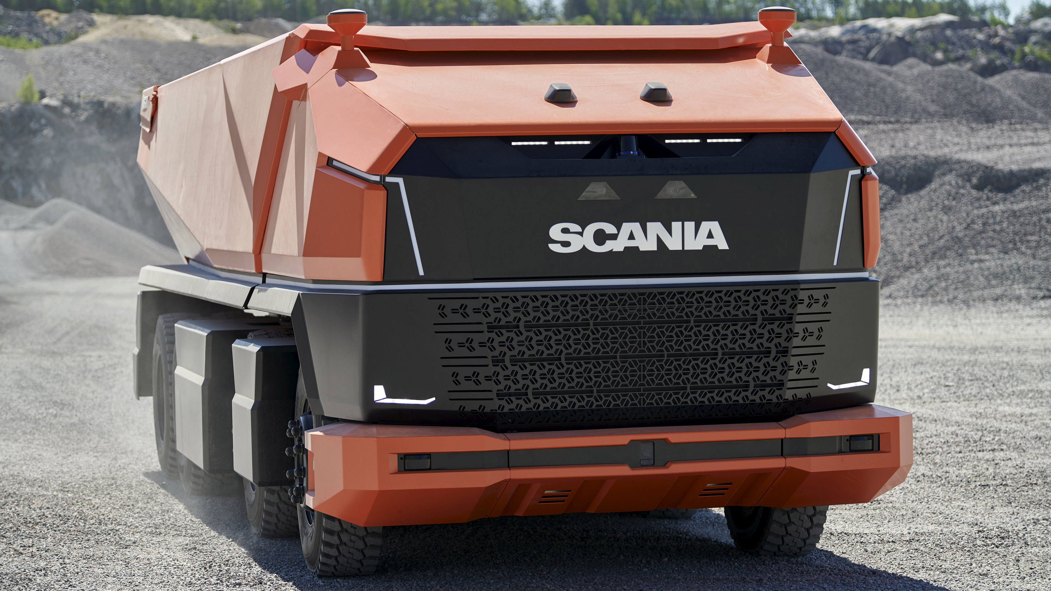 This Self Driving Truck Doesn T Have A Cab And Looks Quietly Terrifying
