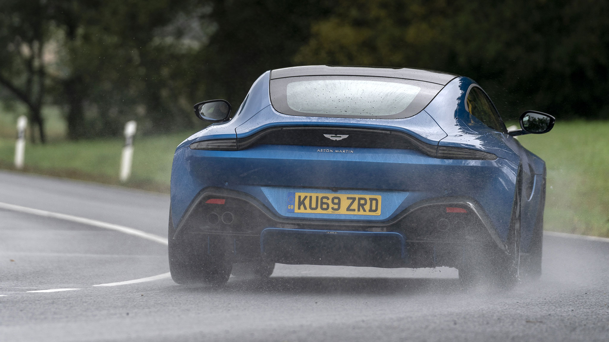 2020 Aston Martin Vantage AMR Manual 87