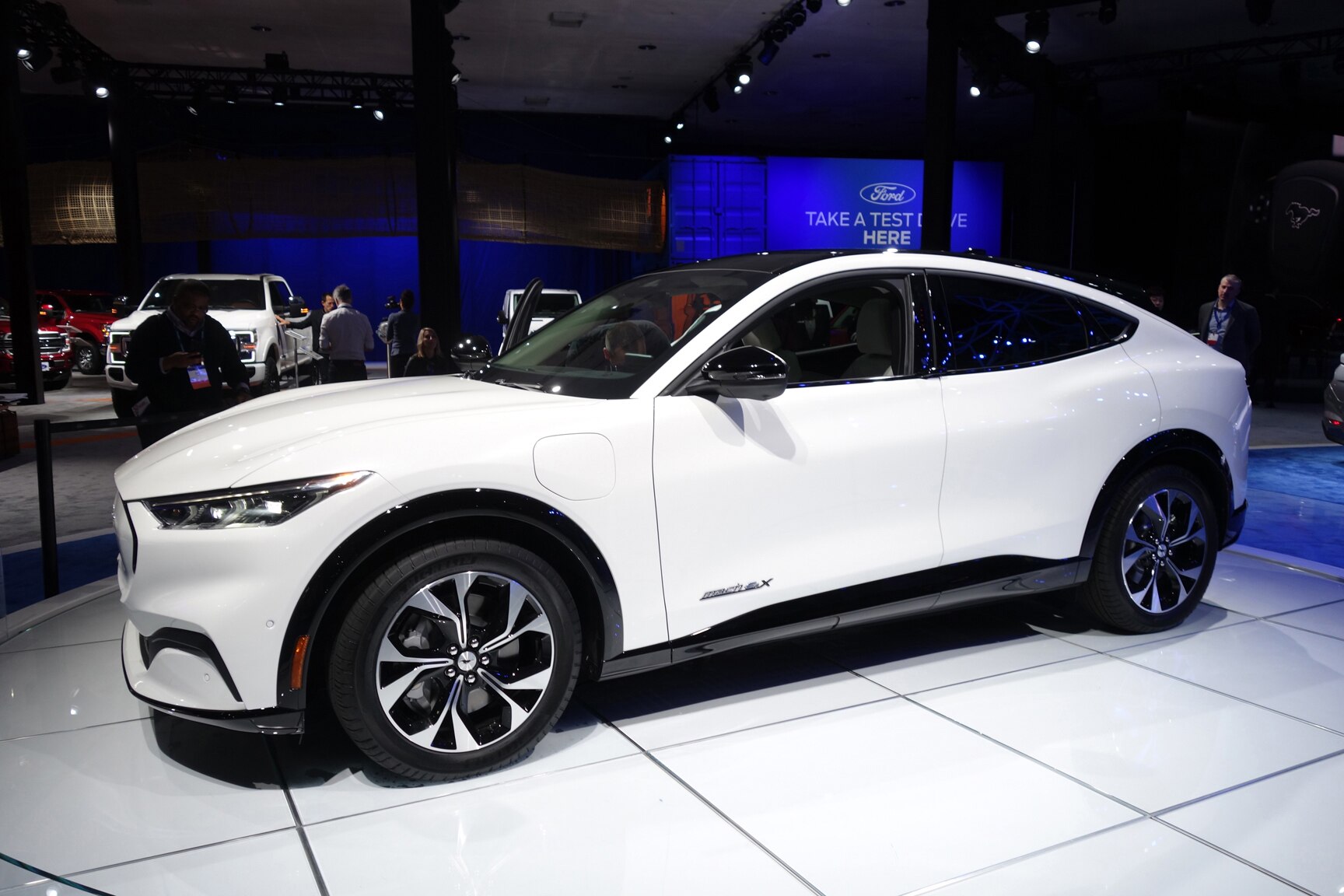 2019-Los-Angeles-Auto-Show-45.jpg