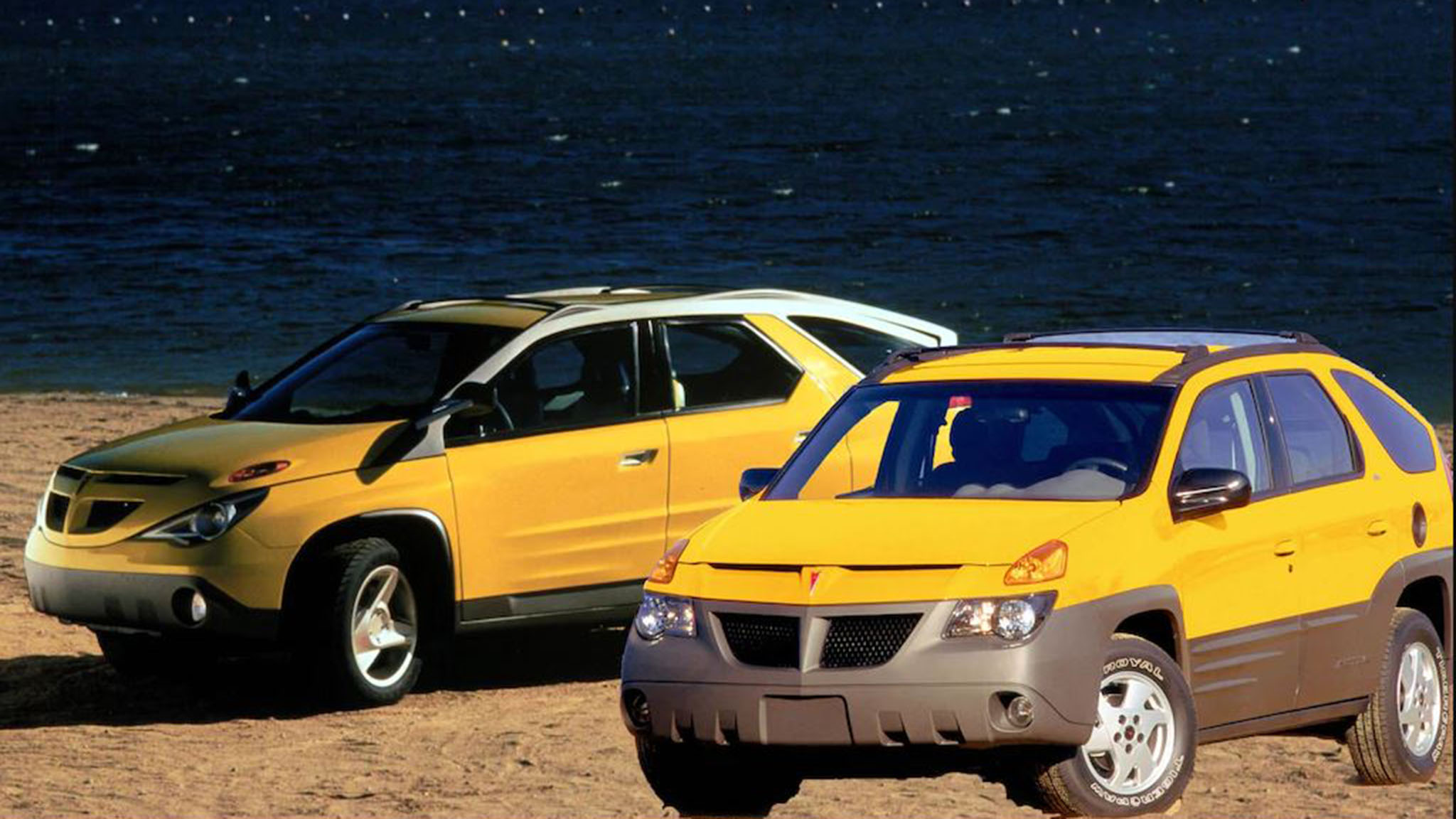 2001-Pontiac-Aztek-and-concept-Aztek.jpg