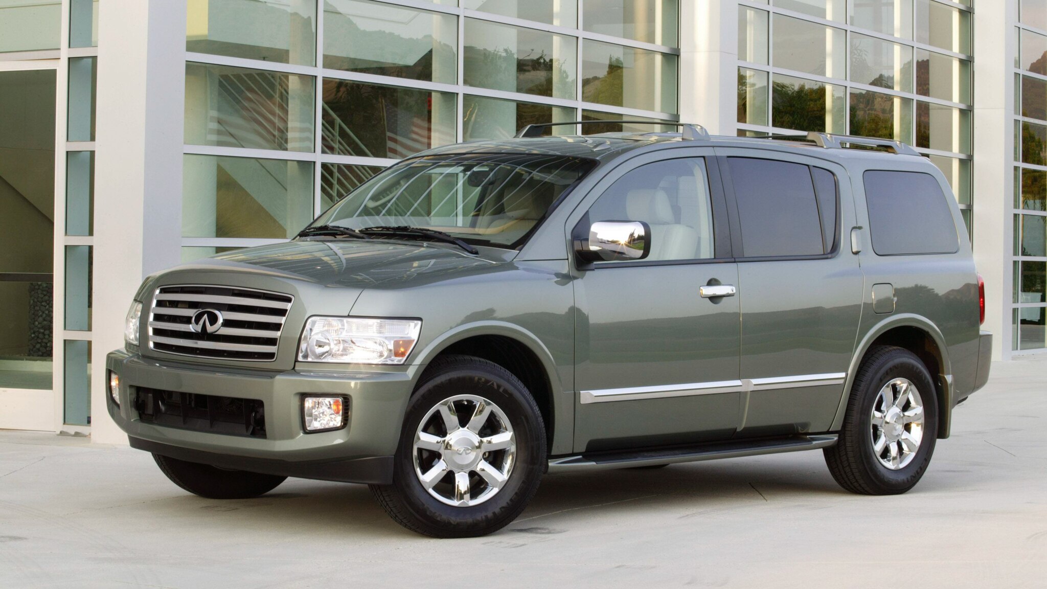 2004_Infiniti_Qx56