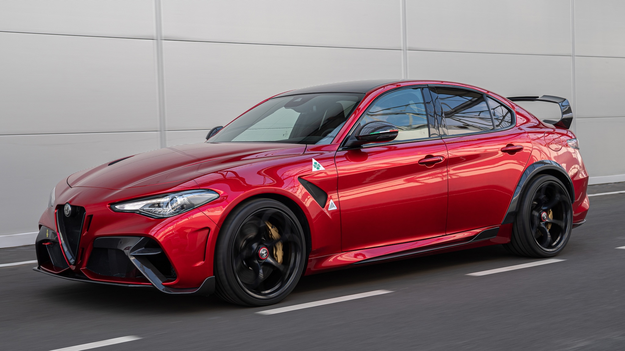 2021 Alfa Romeo Giulia GTA / GTAm: 540 HP, 220 LB Lighter, Totally Gorgeous