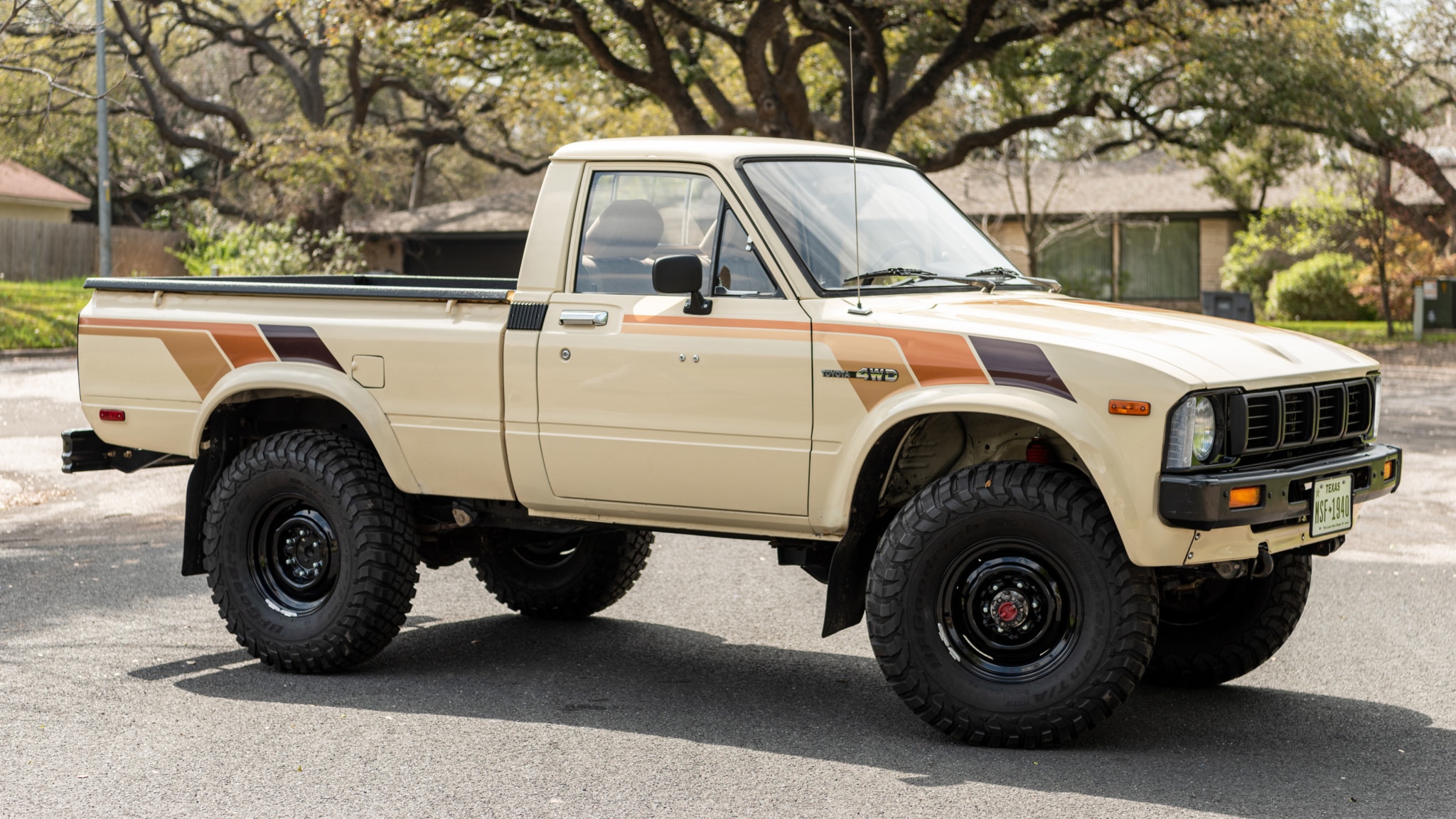 Beyond Perfect 19 Toyota Pickup Is A Flannel Ready 4x4 Fantasy Machine