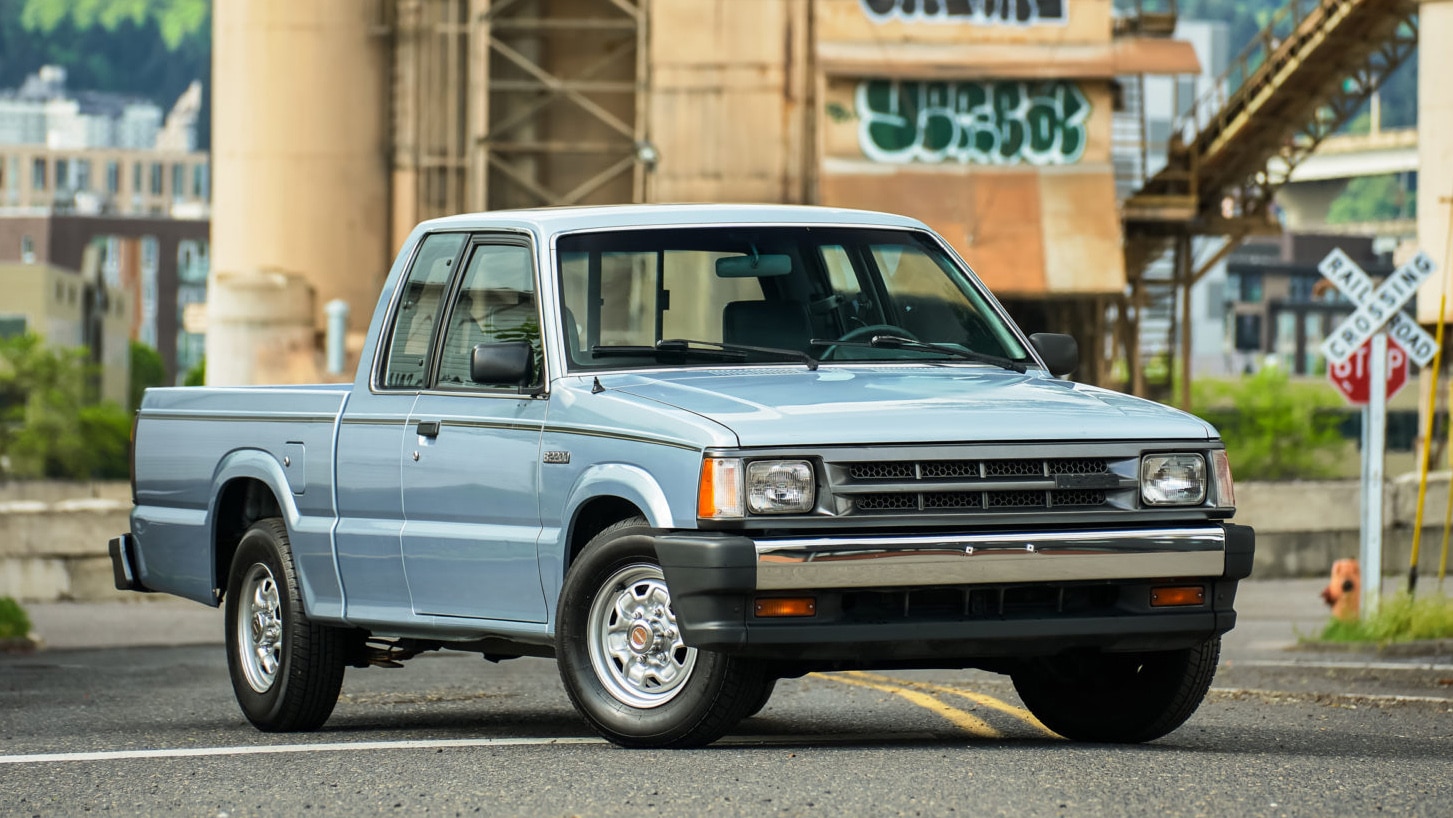 1988_Mazda_B2200_Pickup_16.jpeg