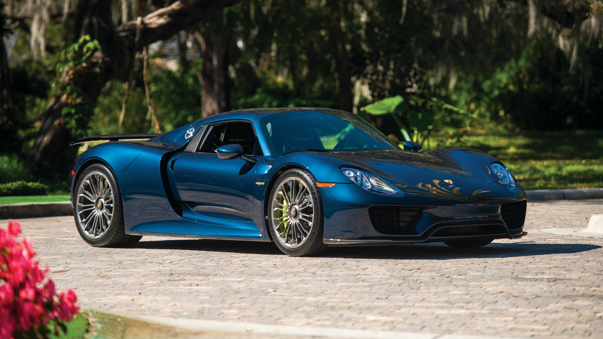 The Porsche 918 Spyder History Photos Specifications