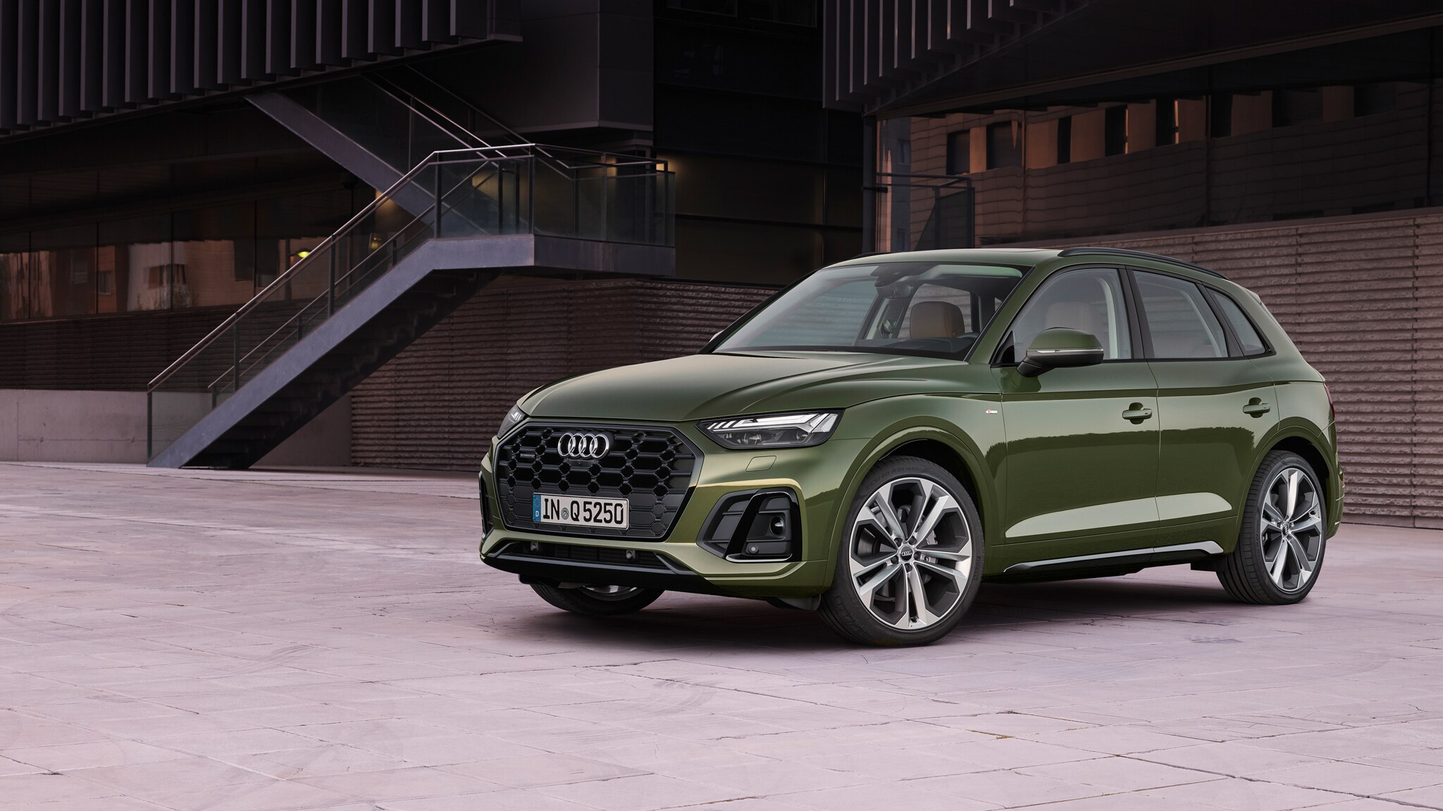 The 2021 Audi Q5 Gets Updated With New Exterior Trim and Flashy Technology