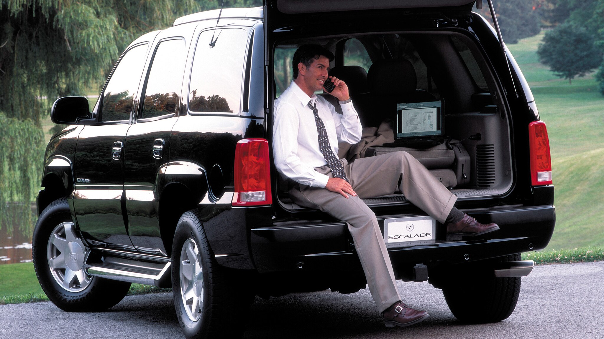escalade ride on car