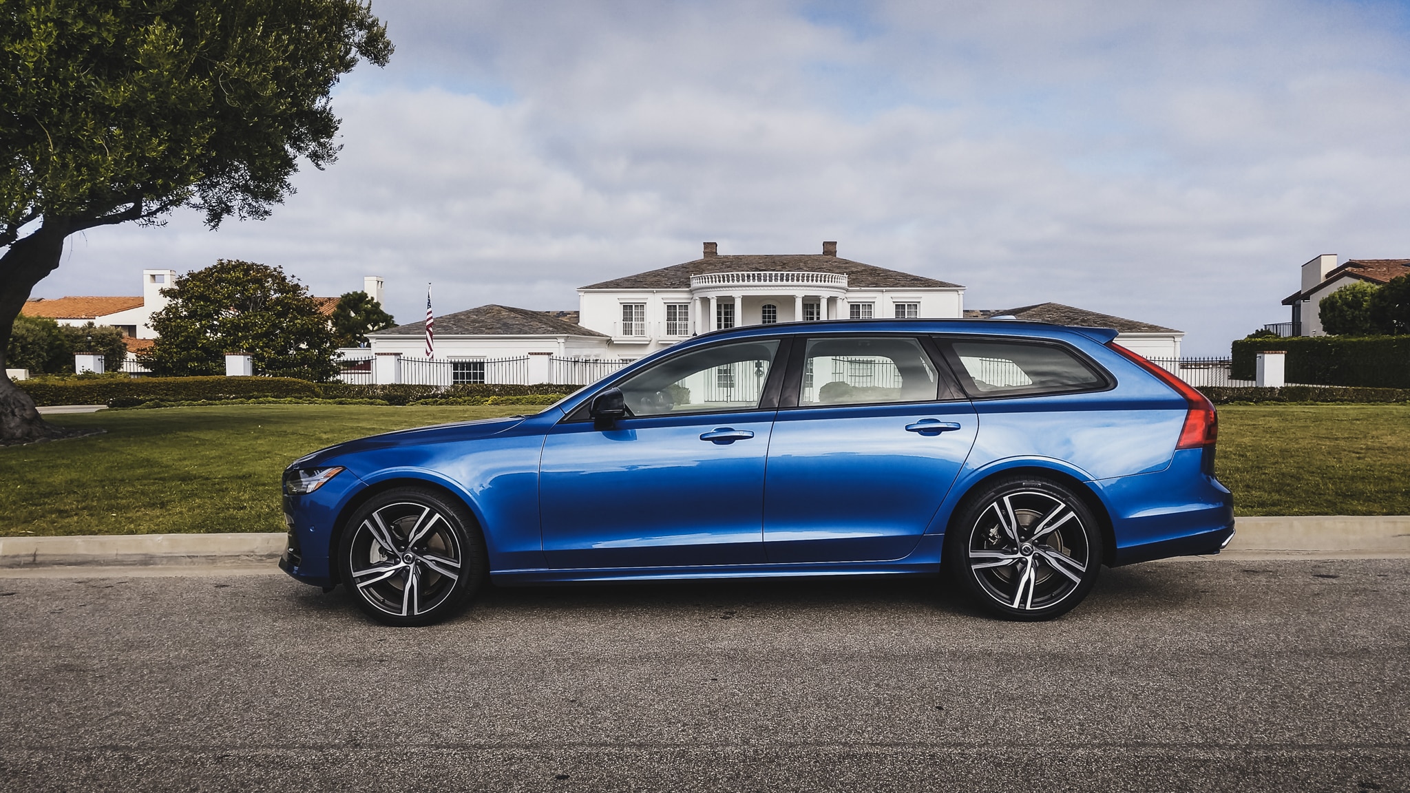 2020-Volvo-V90-23.jpg