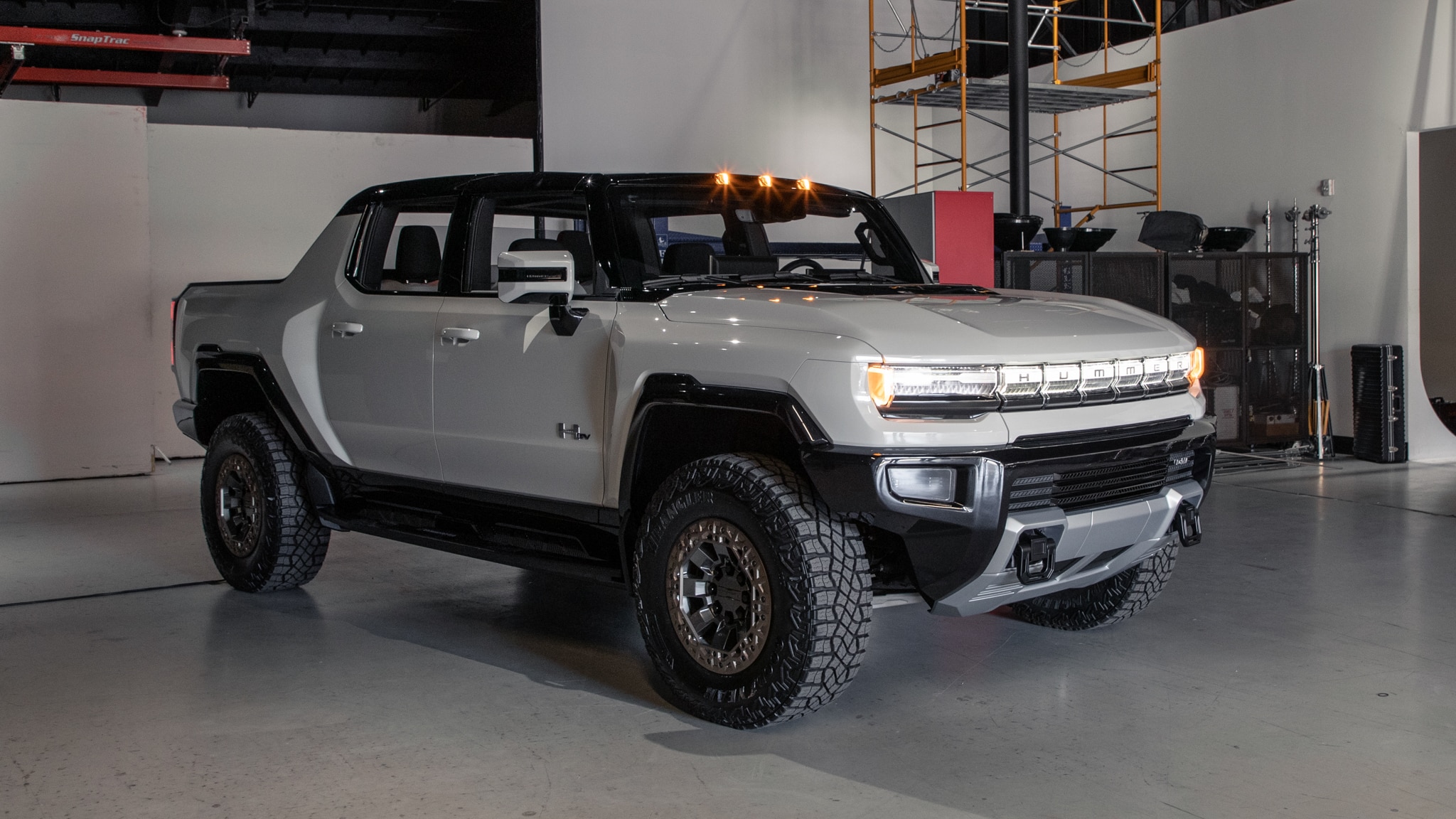 The 2022 Gmc Hummer Ev 15 Exceptionally Cool Things We Saw In Person