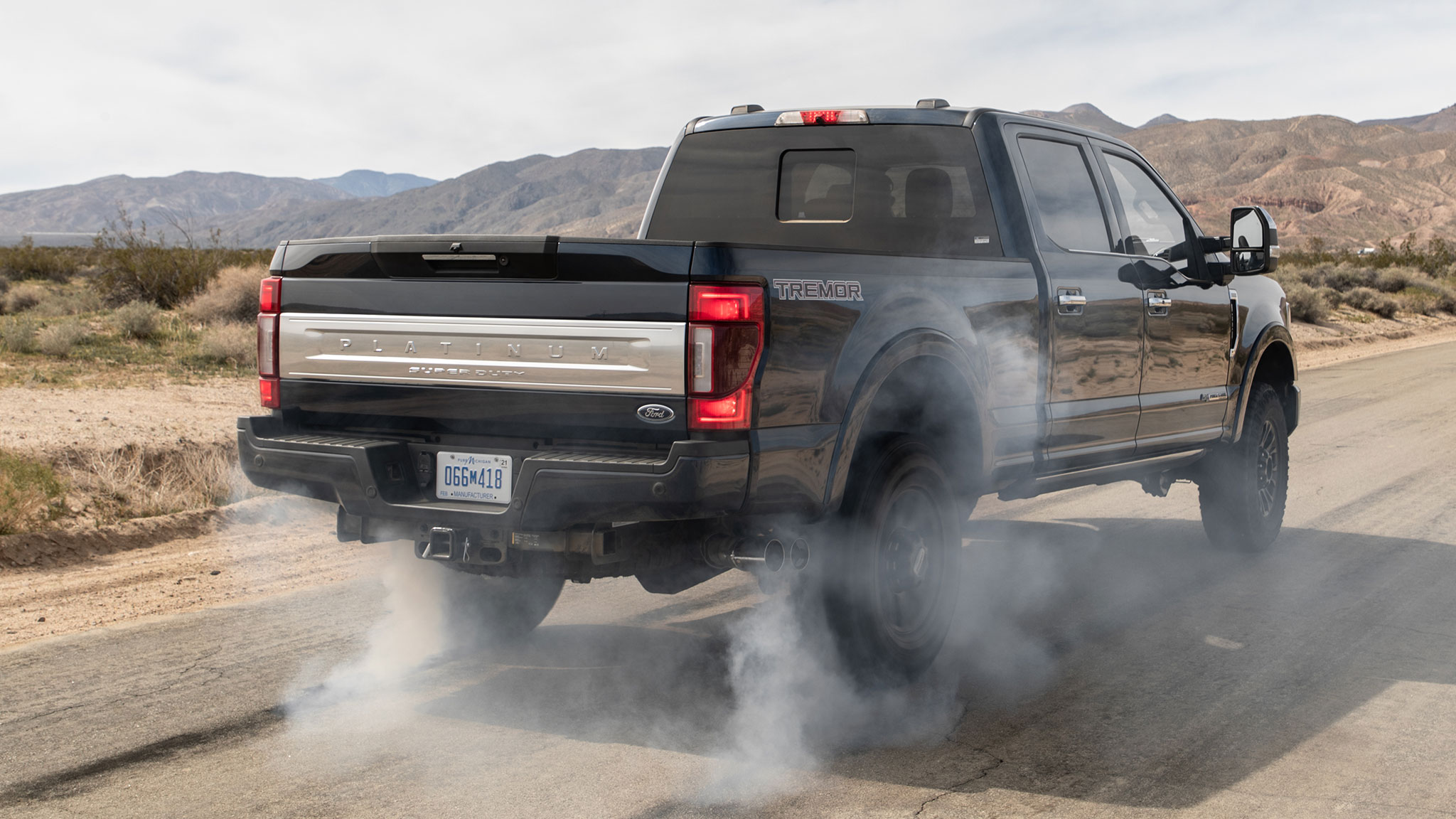 www.automobilemag.com