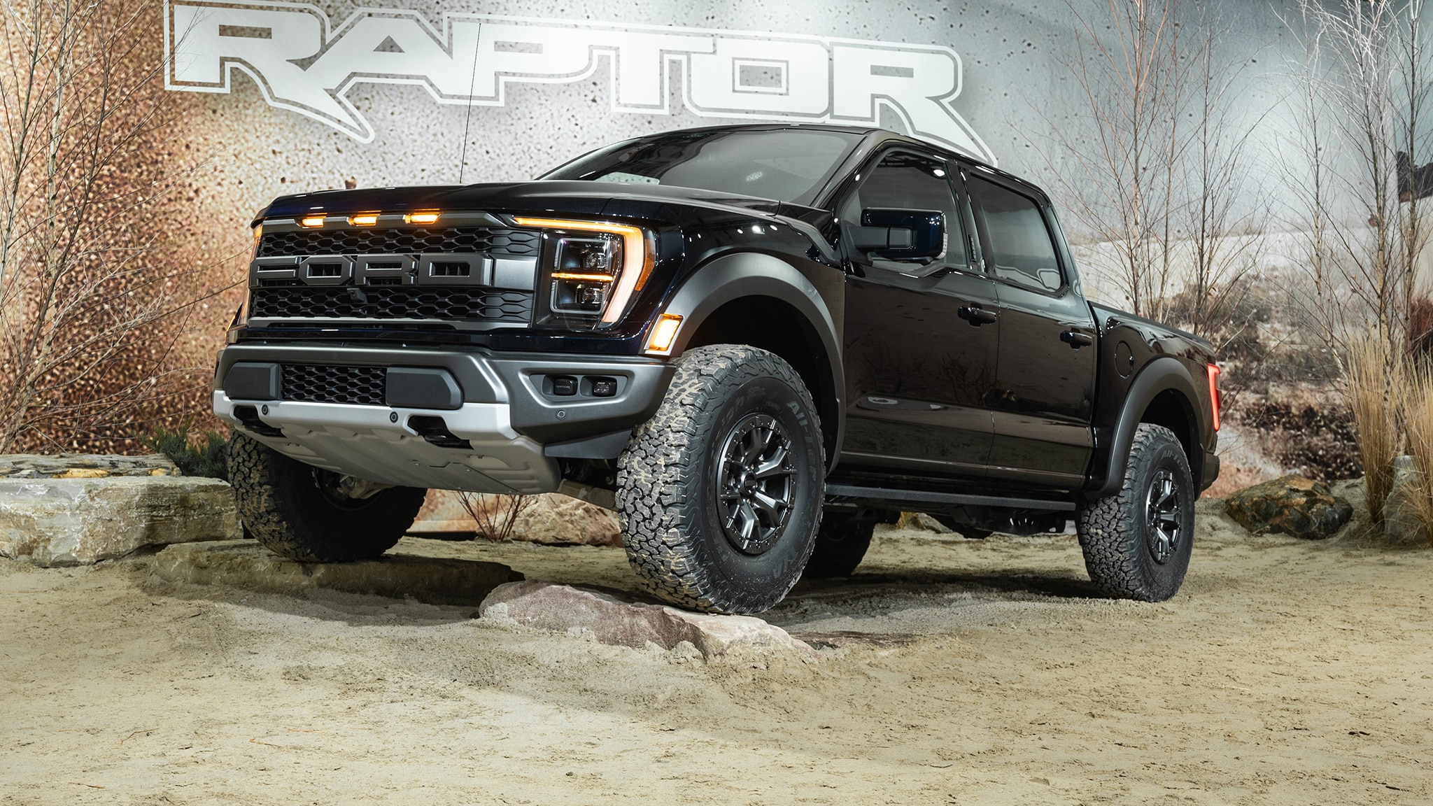 2021 Ford F150 Raptor R : 2021 Ford F-150 Raptor Revealed - A V8 is